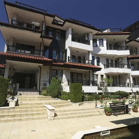 Dreams 42 Apartment